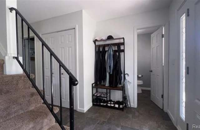 38202 Ladywood Court