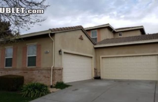 4304   Crown Bench Cir - 4304 Crown Bench Circle, Elk Grove, CA 95757