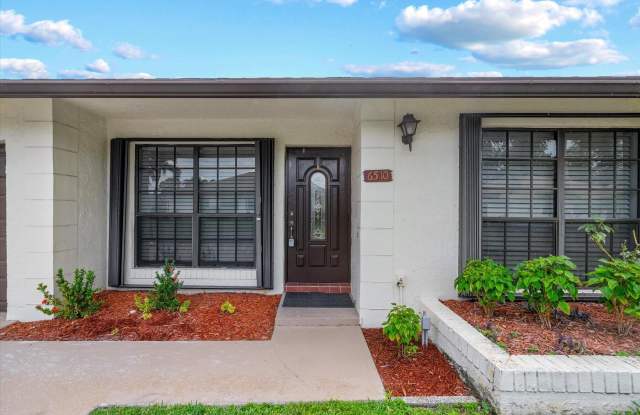6510 Olivewood Circle