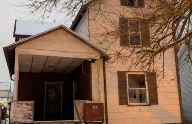 1133 Meadow Ave