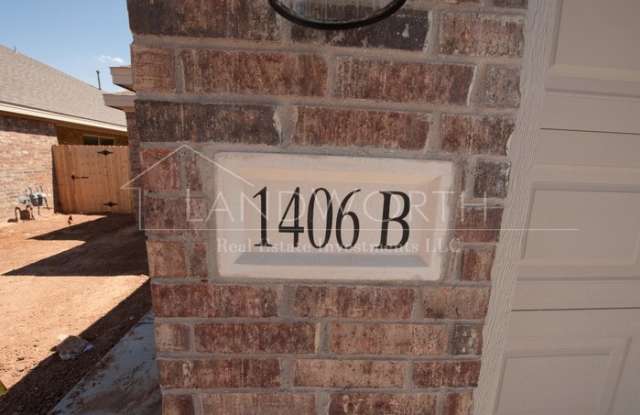 1406 15th Street - 1406 15th Street, Shallowater, TX 79363