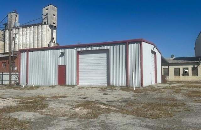 Photo of 308 E Lamar Street