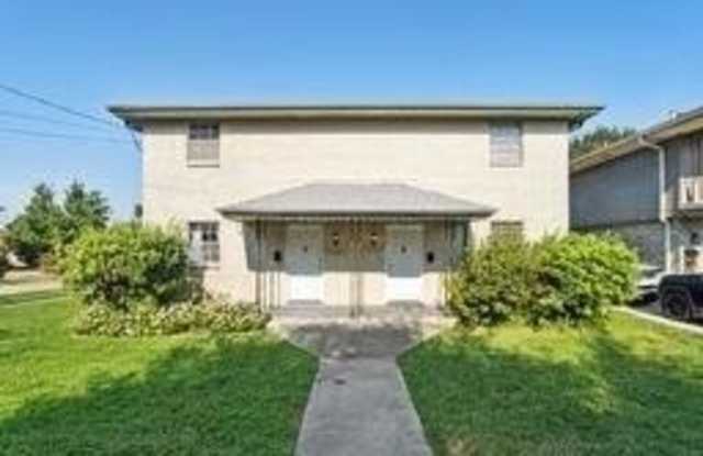 2900 LEXINGTON Drive