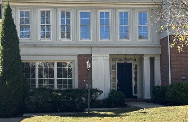 Photo of 7420 Hamilton Run Dr