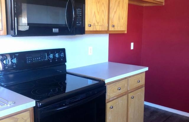 Cute Corner Lot Home! Available January 2026!