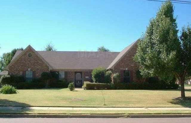 531 S COLLIERVILLE-ARLINGTON - 531 South Collierville Arlington Road, Collierville, TN 38017