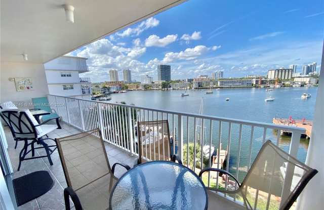 400 Golden Isles Dr