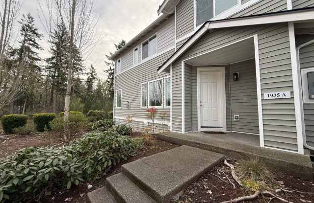 Photo of Three Bedroom Townhome in DuPont