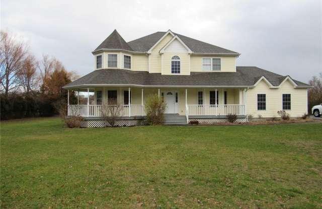 115 Grant Dr - 115 Grant Drive, Aquebogue, NY 11901