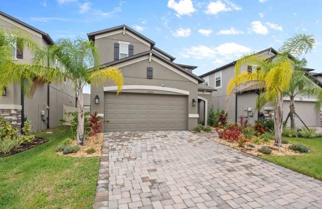 Now Available! 3 Bedrooms + Den, 2.5 Baths, Spacious 2-Story Home in Cobblestone