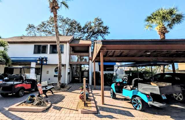 2 BED 1 BATH CONDO ON SIESTA KEY **ALL UTILITIES/WIFI INCLUDED**