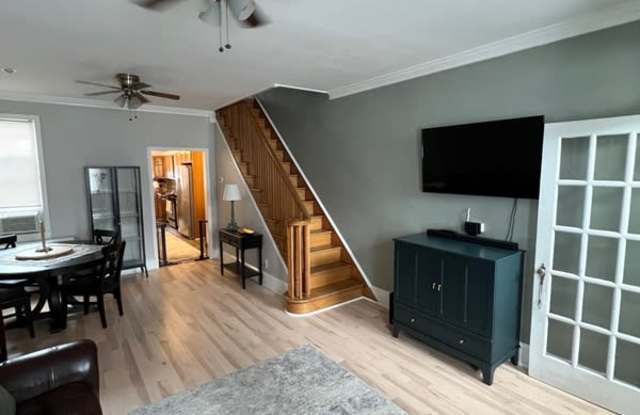 Photo of 2634 East Westmoreland Street