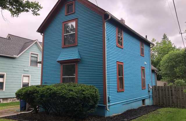 605 West Washington Street