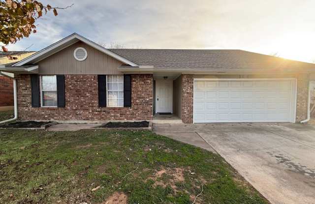 Charming 3 Bedroom Home in Mustang School District