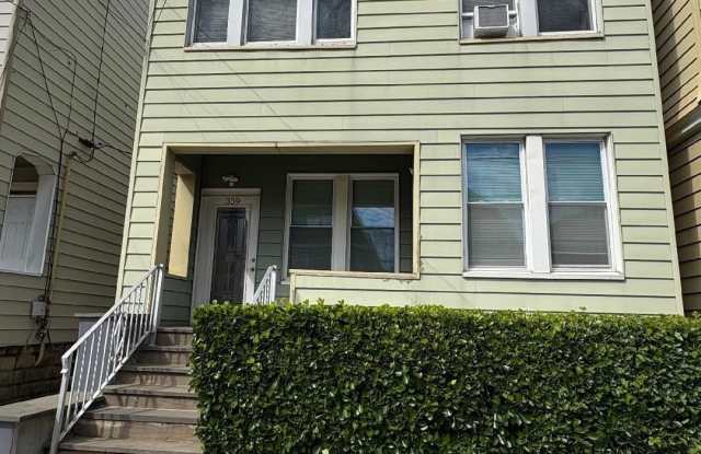 339 DANFORTH AVE