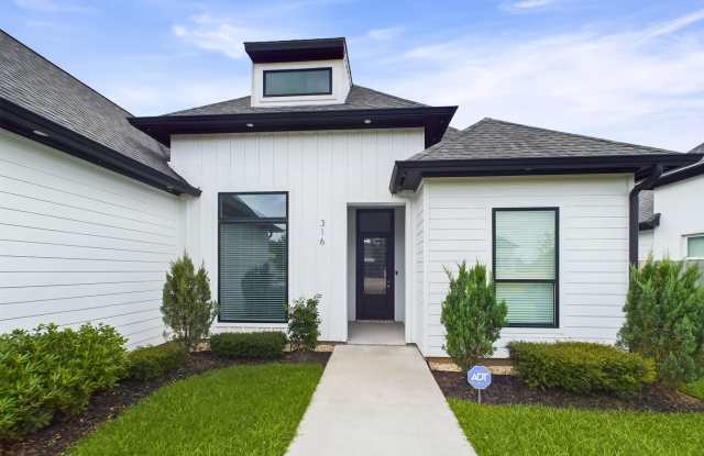 Photo of Luxurious 4 bedroom home available JANUARY 19th in Lafayette!