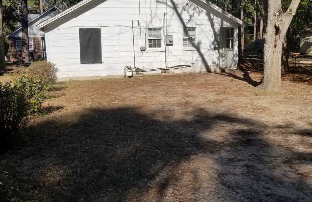 912 W Society Ave Apt B