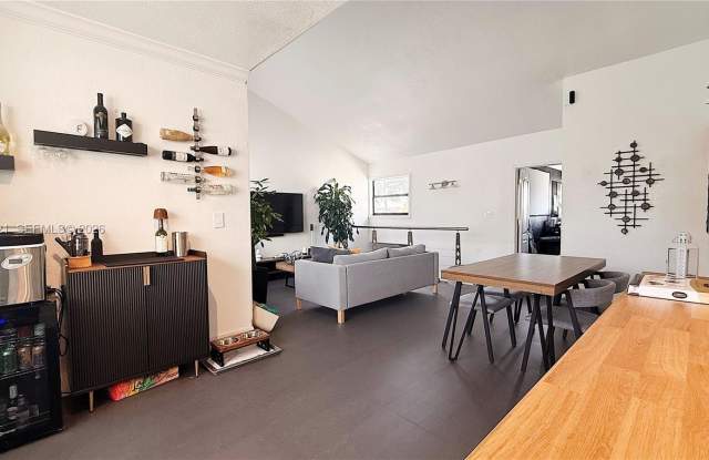 10231 Fontainebleau Blvd