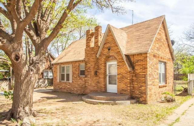 Photo of Great 3 Bedroom 1 bathroom house close to TTU!