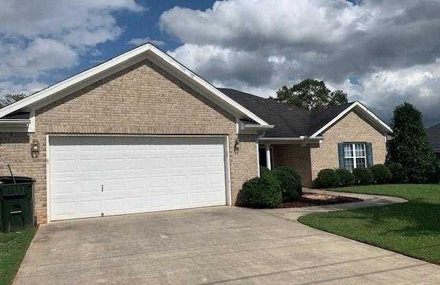 211 Forrest Oak Ln