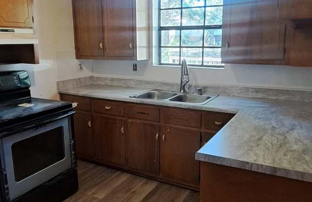 Photo of 1302 4th Court West