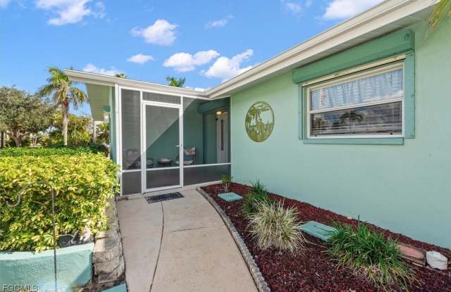 1030 SE 43rd Terrace