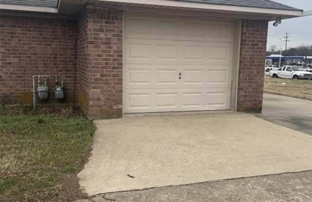 715 W Chestnut Street