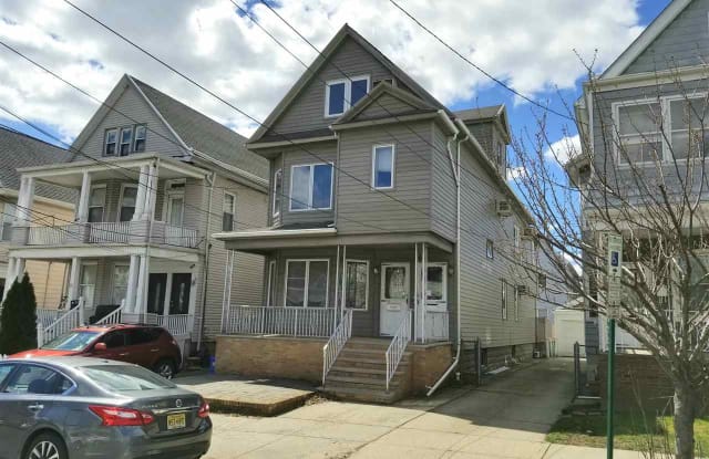 32 WEST 45TH ST - 32 West 45th Street, Bayonne, NJ 07002