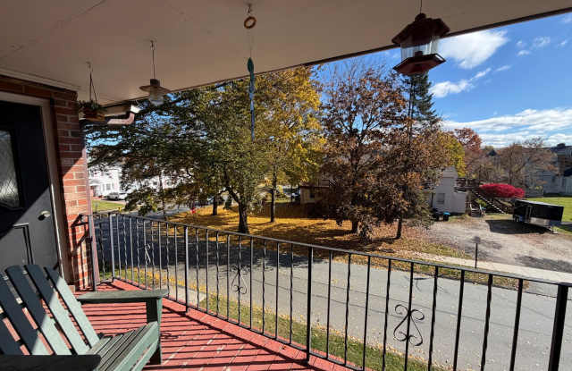 ***PRICE IMPROVEMENT*** - Furnished 1 Bedroom Condo in Heart of Pittsfield