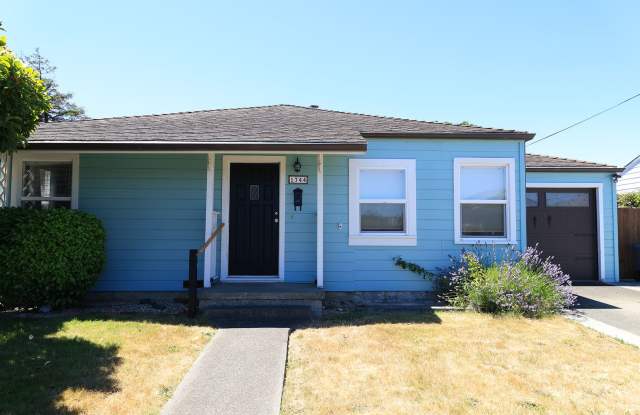 2/1 House with bonus space