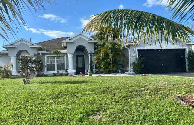 981 SW Mccomkle Avenue