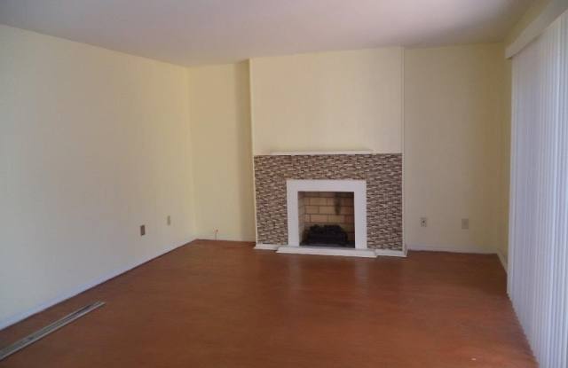 1549 Park Meadows Drive unit: 4