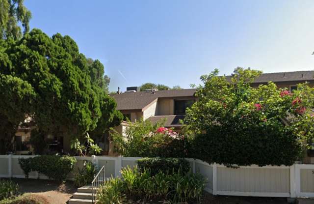 Spacious 3 Bedroom  3 Bathroom Home in Azusa!