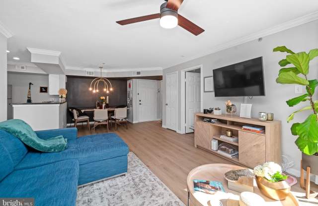 3315 WYNDHAM Circle unit: 2222