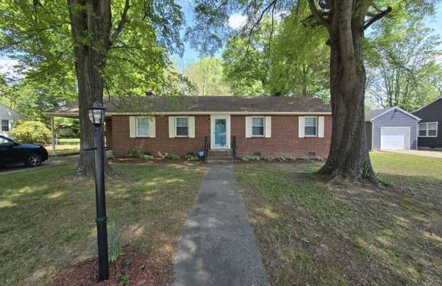 107 N Colonial Dr