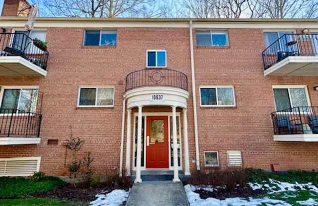 10637 Weymouth Street #202