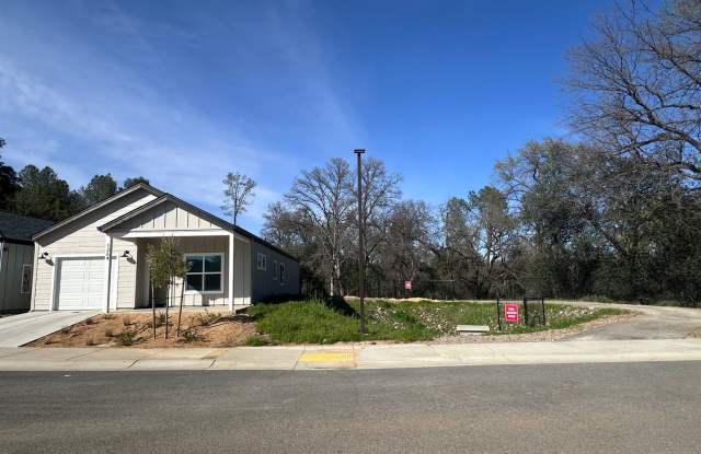 Newly built homes with City of Redding solar!