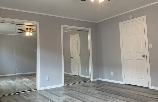 1314 East Robidoux Street