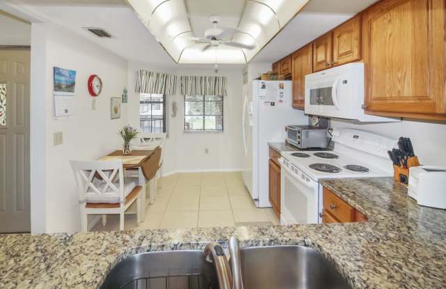 Pine Hollow Dr, #118