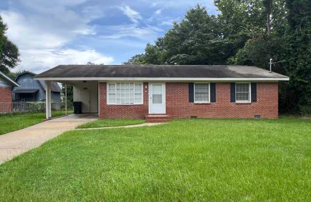 Photo of Charming 3 Bedroom Home on Quiet Street – Available Now!