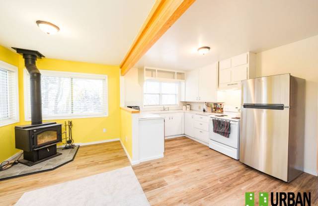 You will love this farmhouse on acreage