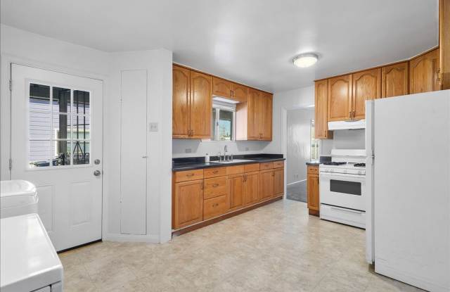 440 Juana Ave #B - 2 bedroom | 1 bath | Duplex