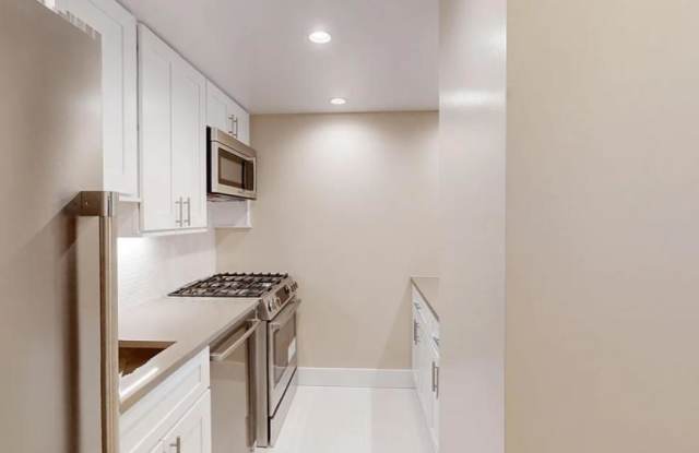 378 Greenwich St.