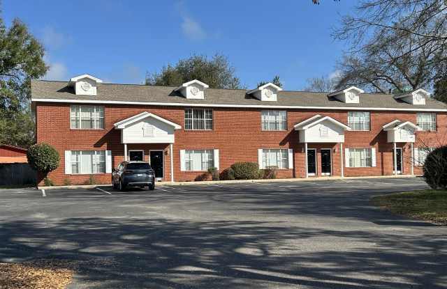 836 Stonegate Ct