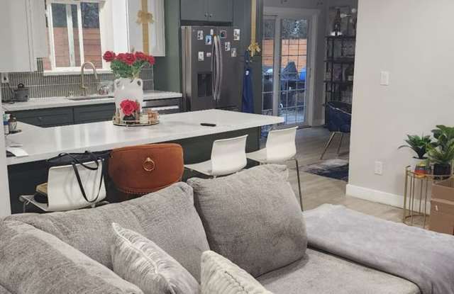 Renovated 4-Bedroom Single-Level Home in Quiet Kent Central Location