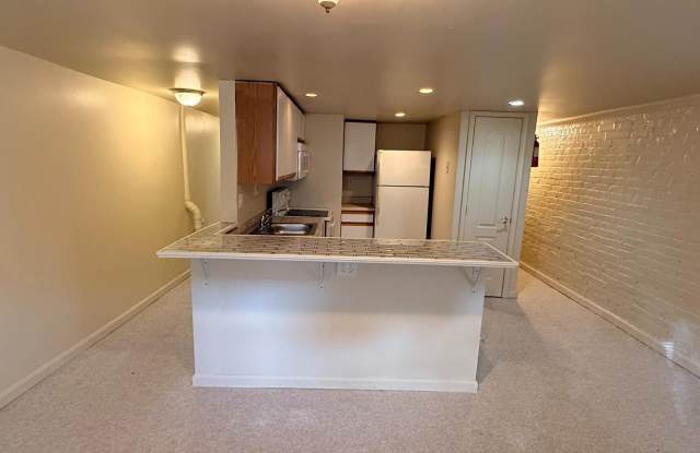 33 RANDOLPH Place NW unit: B