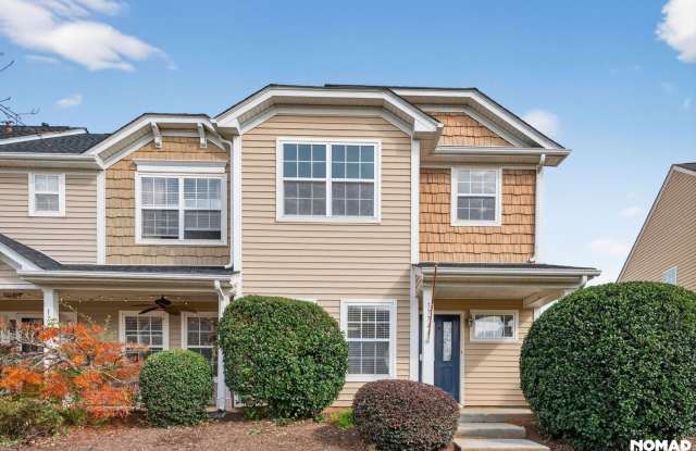 Charming 3BR Townhome in Cornelius