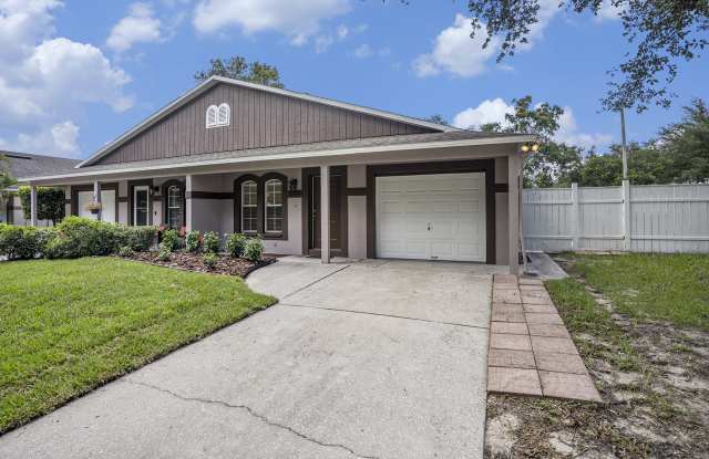 Photo of 8514 N Hyaleah Rd