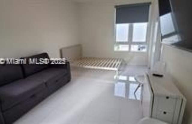 Photo of 6435 NW 105th Ct