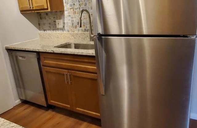 Renovated Two Bedroom Condo with Garage Space in Ladue School District